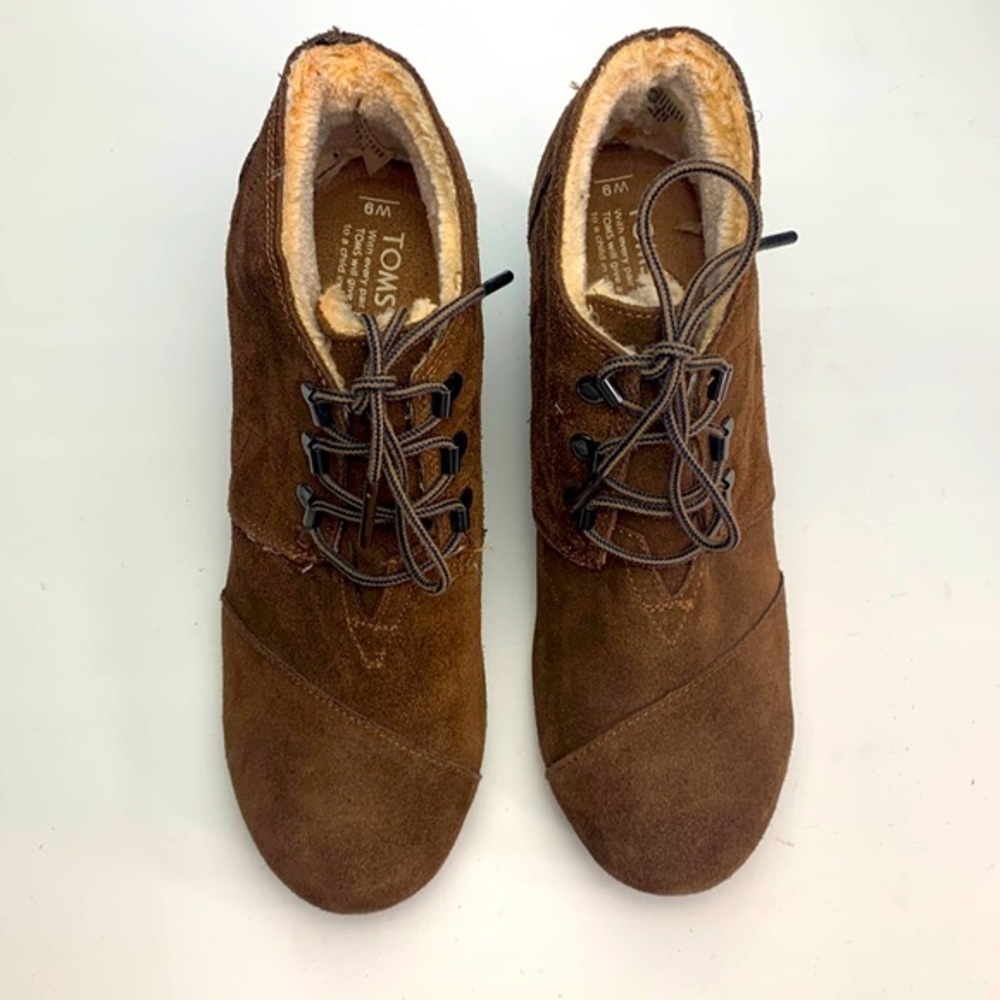 Toms Desert Suede Wedge Bootie NWOB - Picture 4 of 7